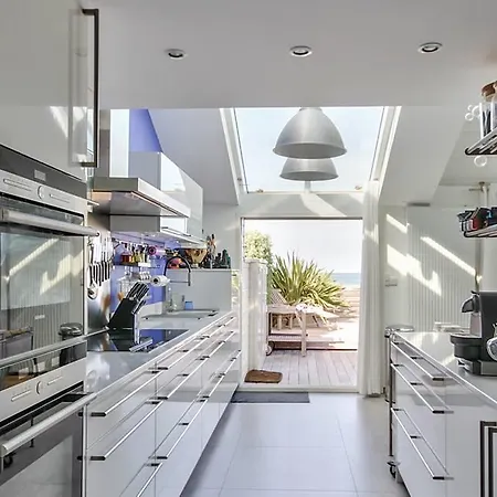 Les Pieds Dans L'eau 8 Personnes *