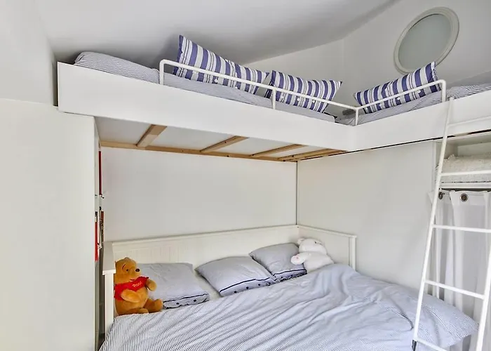 Les Pieds Dans L'eau 8 Personnes * אסנלס