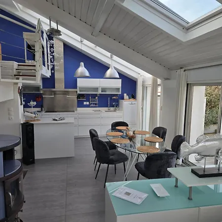 Les Pieds Dans L'eau 8 Personnes Holiday home Asnelles