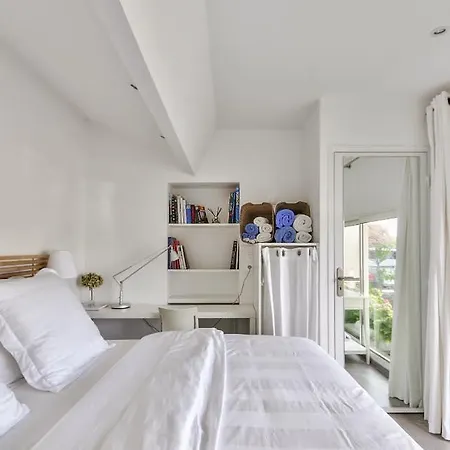 Les Pieds Dans L'eau 8 Personnes *