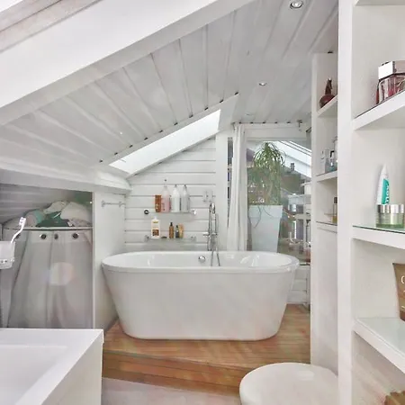 Les Pieds Dans L'eau 8 Personnes * Asnelles