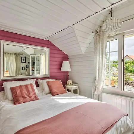 Les Pieds Dans L'eau 8 Personnes * Asnelles