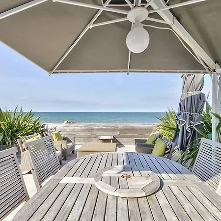 Les Pieds Dans L'eau 8 Personnes