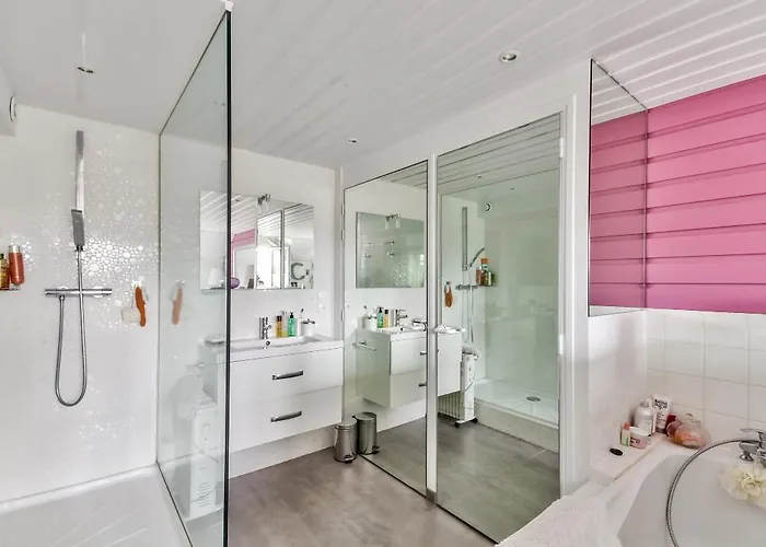 Les Pieds Dans L'eau 8 Personnes Holiday home *